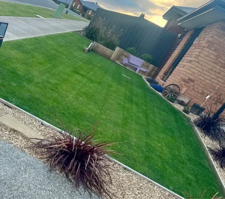 Lawn mowing, edging & maintenance